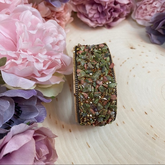 Crystal and Stone Leather Cuff Bracelet - Picture 4 of 6